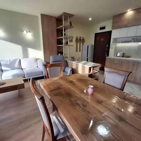 Woodsy Views 1 Bedroom