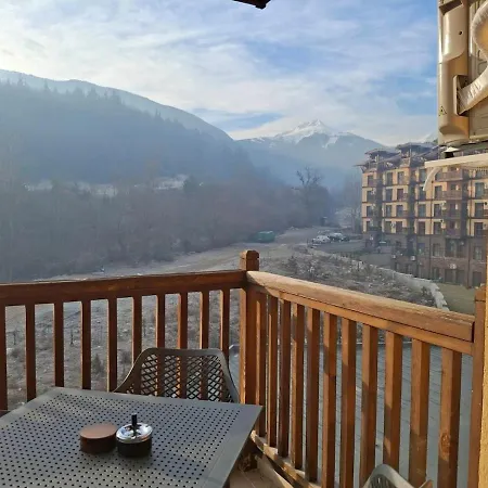 Woodsy Views 1 Bedroom شقة *