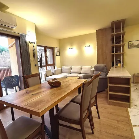 Апартамент Woodsy Views 1 Bedroom Банско