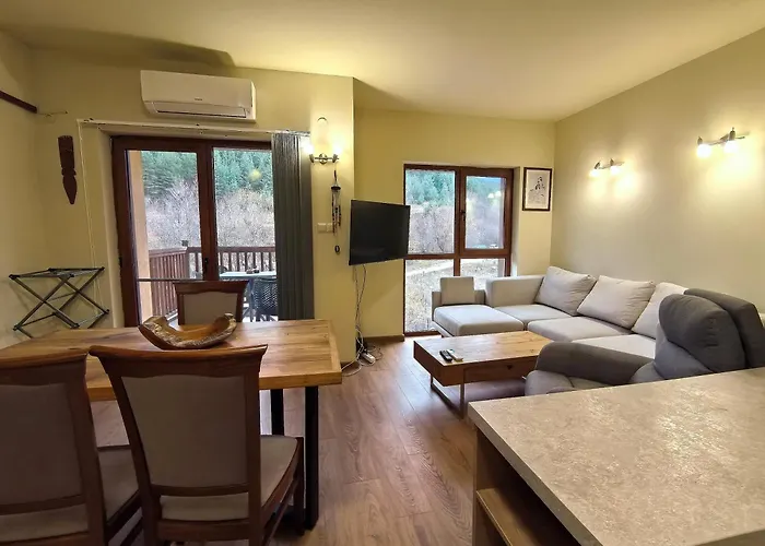 Woodsy Views 1 Bedroom